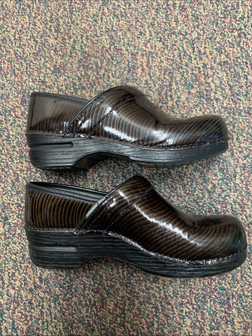Dansko Women’s XP Professional Stripped Leather Dark Brown Slip Resistant Clogs - Picture 5 of 10